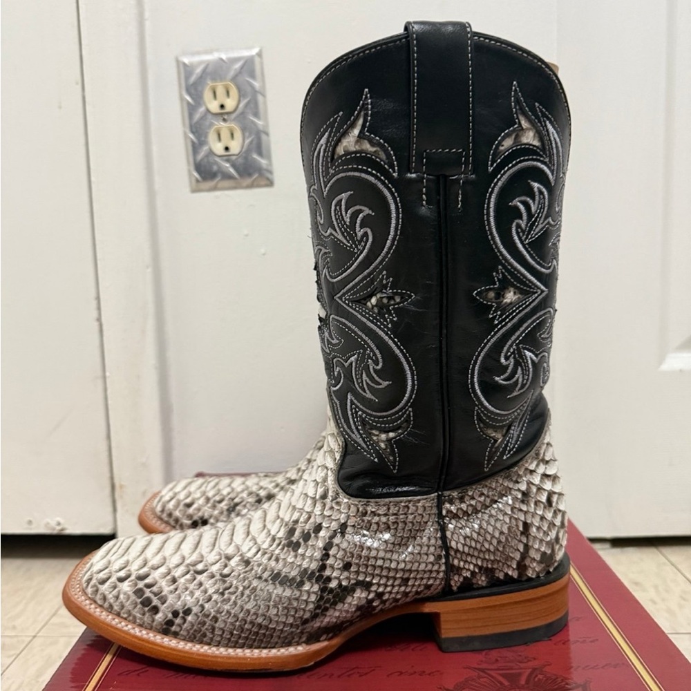 Men's 100% Authentic Python Skin Cowboy Boots - Picture 4 of 6